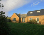 Granary Cottage in Swerford, Central England