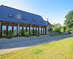 Hayloft Cottage in Lyneham, Central England